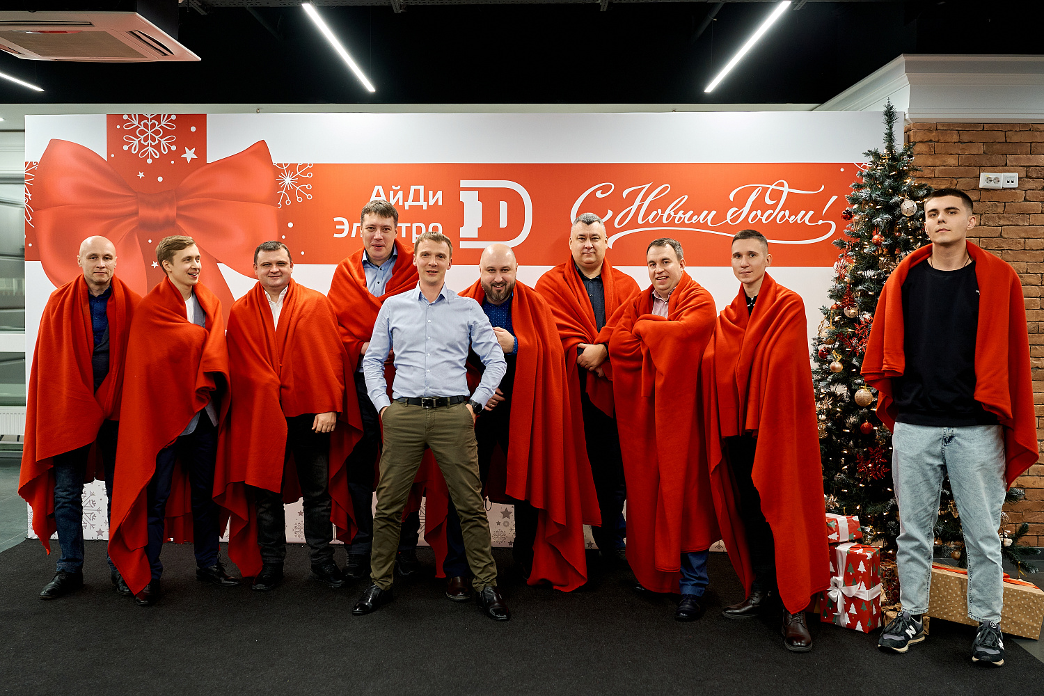 Новогодний корпоративный праздник АйДи-Электро